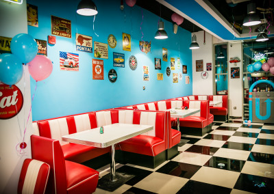 U Turn Diner - Abu Dhabi - -Bel Air Furniture